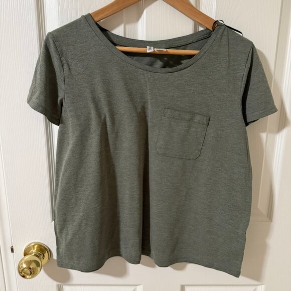 Vintage H&M Divided Basic Green Cropped Boxy Pocket Tshirt in M - Picture 1 of 5